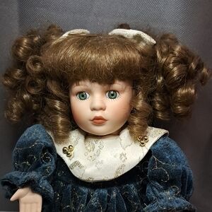 Vintage Musical Collectors Choice Doll